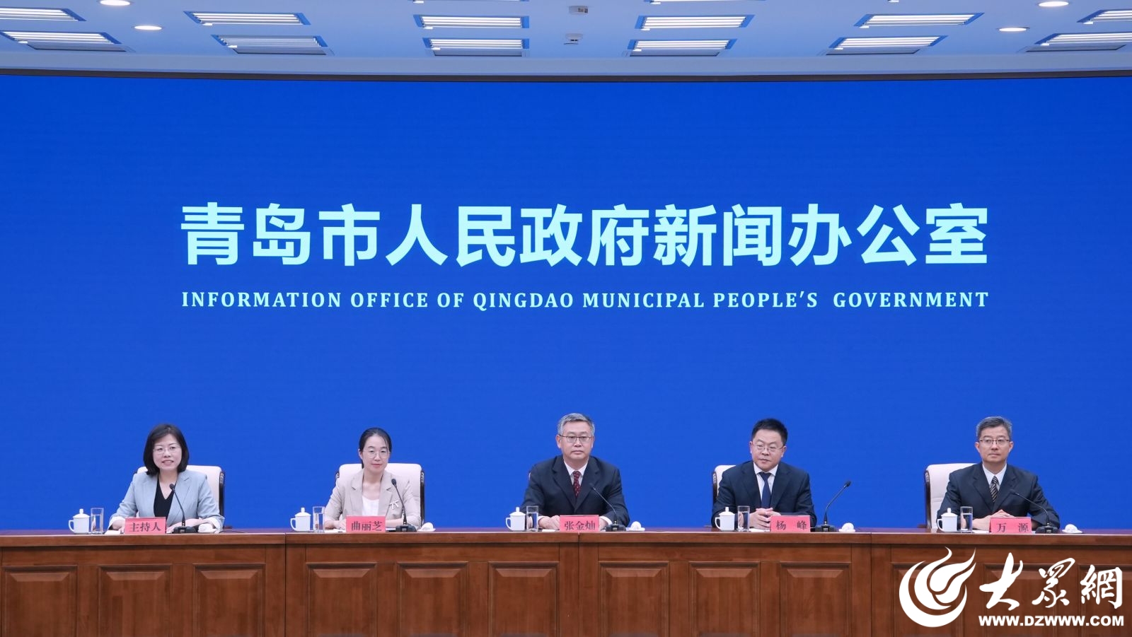 浮山湾前海49座楼宇呈现震撼灯光秀！距2024年青岛品牌日系列活动还有五天！(图1)