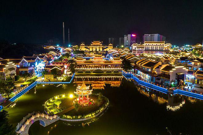 PG电子平台：夜幕降临如何做亮化让您的景区不同凡响？(图2)