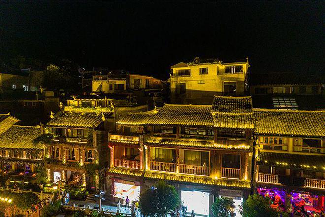 PG电子平台：夜幕降临如何做亮化让您的景区不同凡响？(图3)