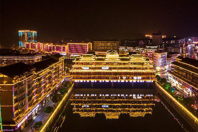 PG电子平台：夜幕降临如何做亮化让您的景区不同凡响？(图5)