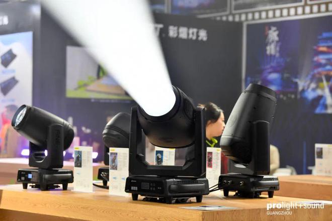 PG电子科技：直击现场！2024广州展灯光灯控、娱乐设备及舞台周边精彩盛况(图9)