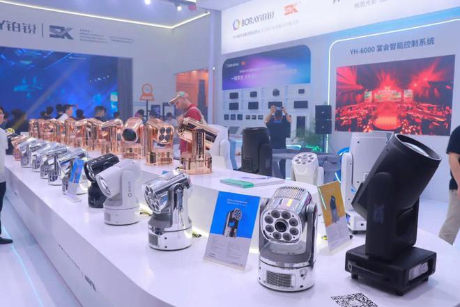 PG电子科技：直击现场！2024广州展灯光灯控、娱乐设备及舞台周边精彩盛况(图22)