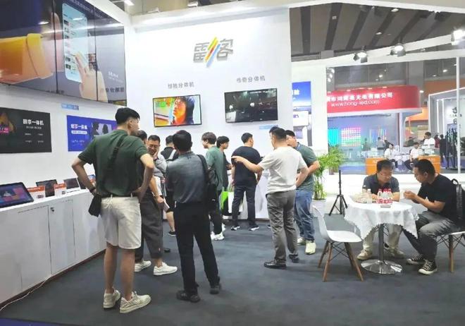 PG电子科技：直击现场！2024广州展灯光灯控、娱乐设备及舞台周边精彩盛况(图49)