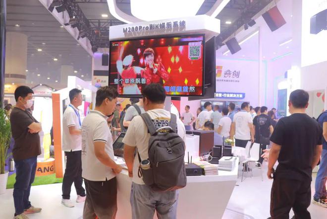 PG电子科技：直击现场！2024广州展灯光灯控、娱乐设备及舞台周边精彩盛况(图59)