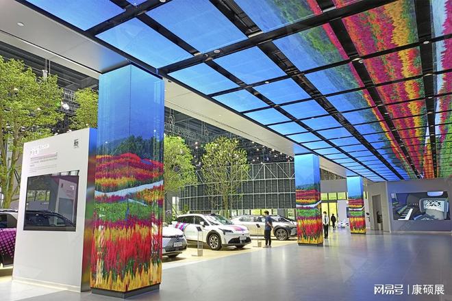 2025年LED透明屏多少钱一个平方米？带您了解价格(图1)