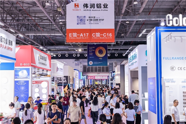 PG电子科技：近24万人次共赴盛会耀全球、促成交第31届古镇灯博会圆满收官(图1)
