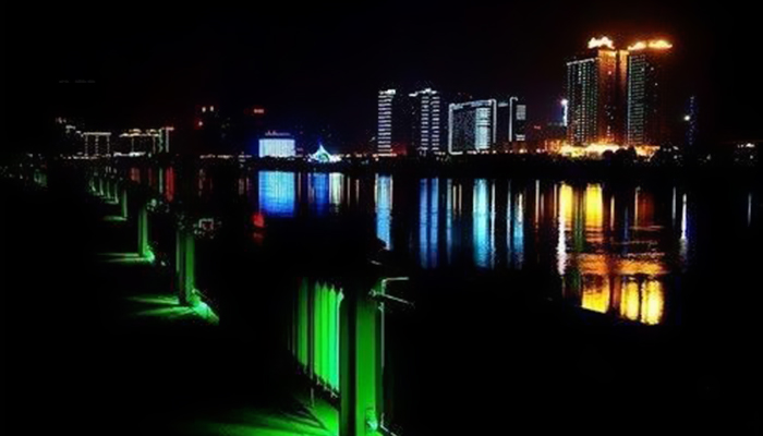 PG电子平台：10种常见的户外景观亮化照明设计表现(图1)