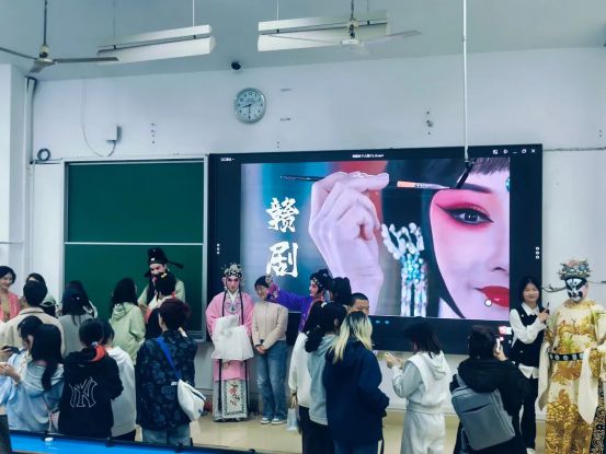 PG电子科技：DAV盘点：2024年度LED显示屏十大标杆案例(图5)