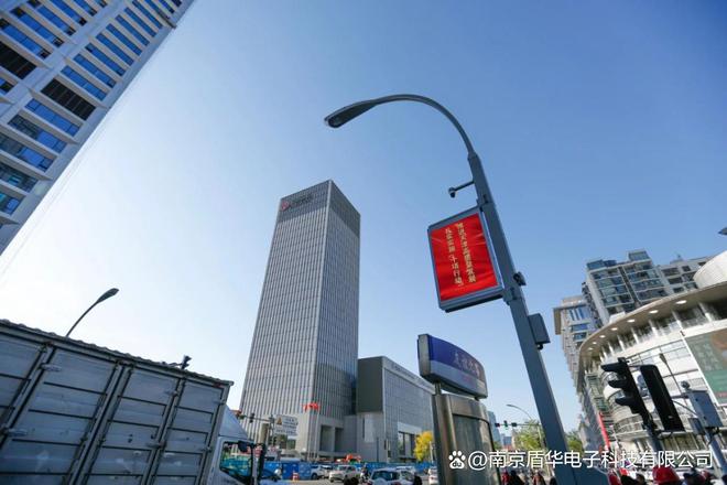 天津友谊北路智慧路灯改造工程完成(图3)