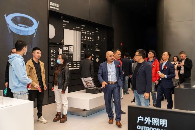 盛大开幕！2024年开局！雷士照明又现大动作！(图2)