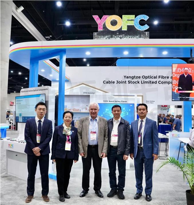 PG电子平台：OFC2024长飞发布下一代新型光纤技术成果持续引领行业技术潮流(图4)