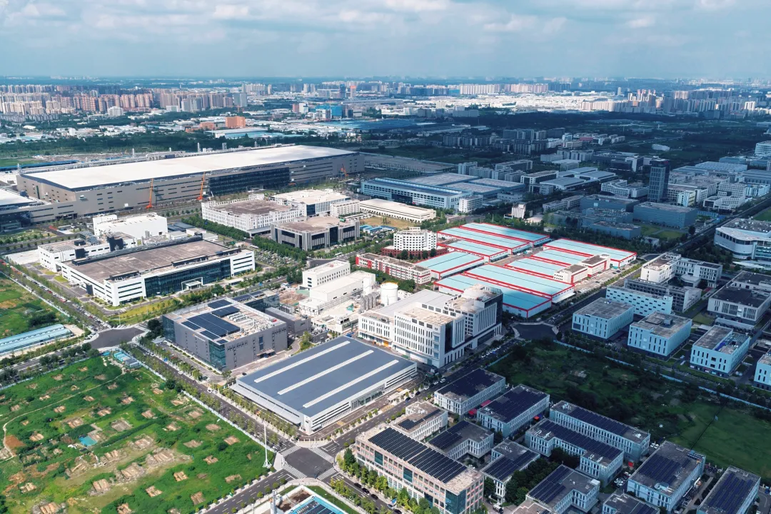 BOE（京东方）提前点亮中国首条、全球首批第86代AMOLED生产线“世界柔谷”建设进程加速！(图3)